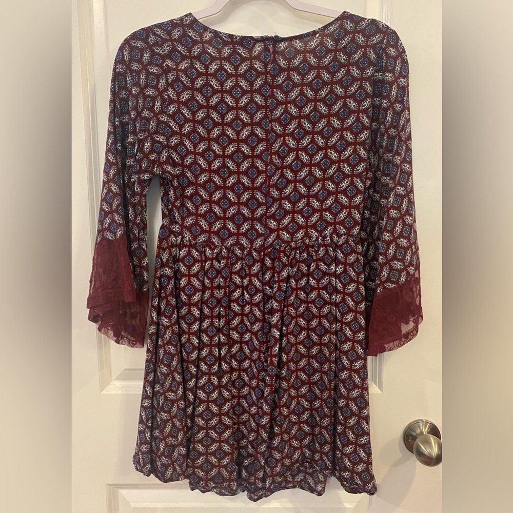 Flying Tomato Dress Sz S Burgundy Print Lace 3/4 Trimmed Sleeves Embroidered - Picture 3 of 7